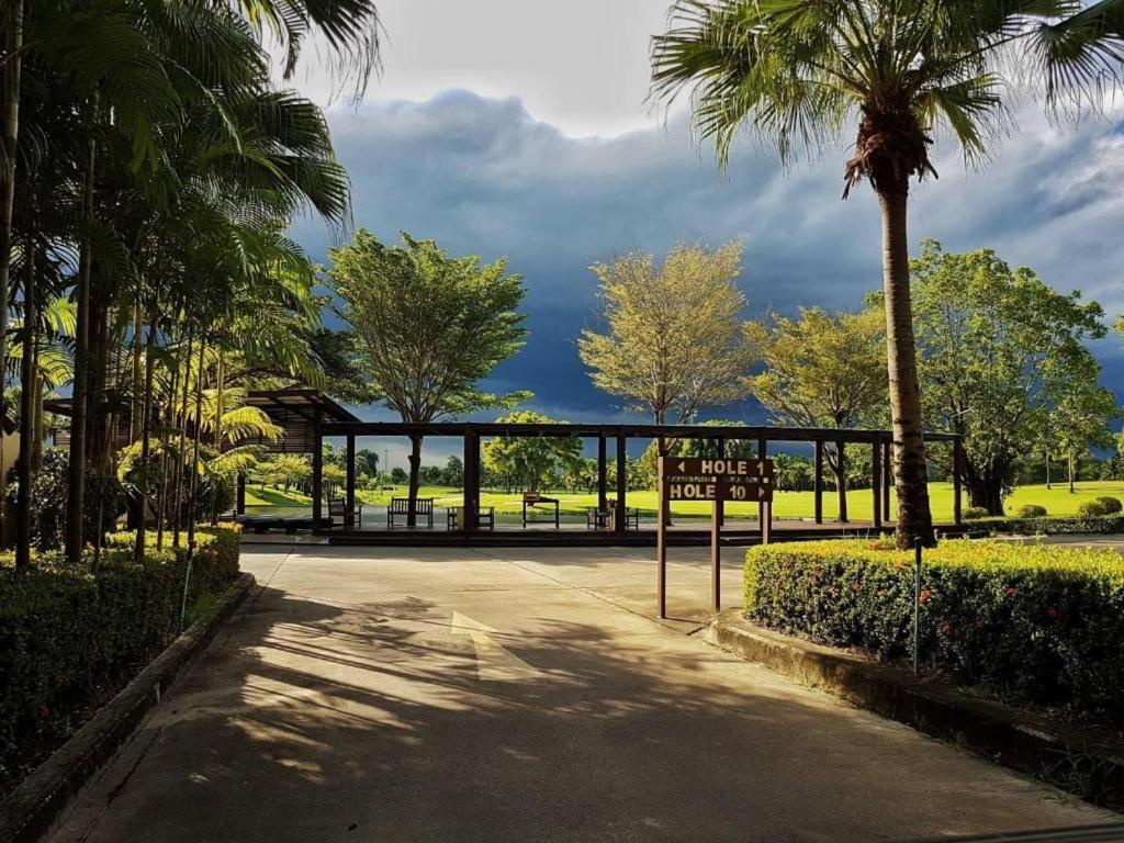 Suwan Golf & Country Club Ξενοδοχείο Nakhon Pathom Εξωτερικό φωτογραφία
